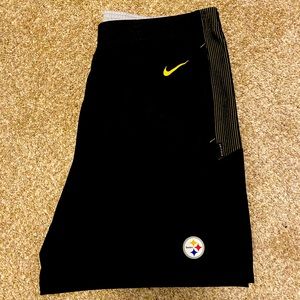 Men’s Nike Pittsburgh Steelers athletic shorts, size Med and XL🖤💛